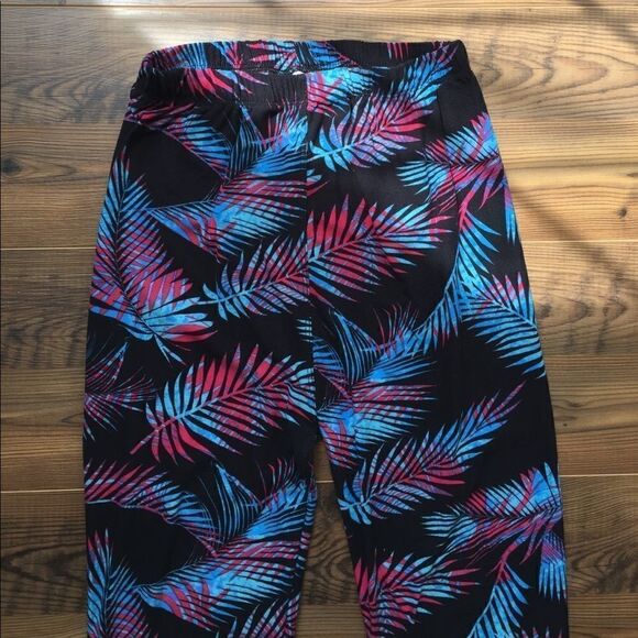 Kimberly C. O/S Cool red blue Palm tree leggings - Picture 3 of 5